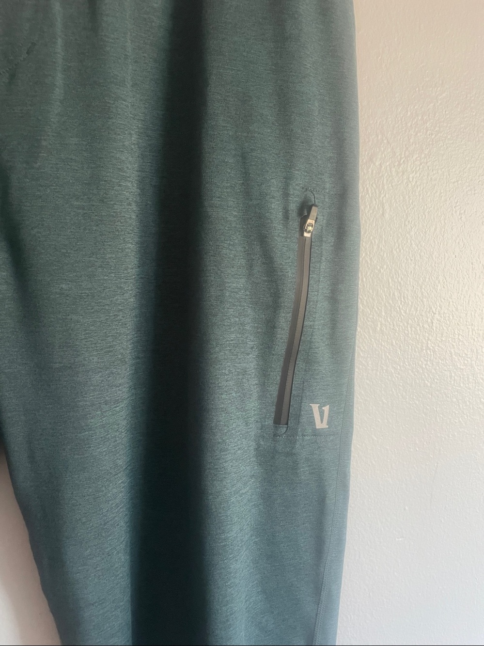 Vuori Men’s Sunday Performance Green Joggers Size XL - Picture 7 of 10